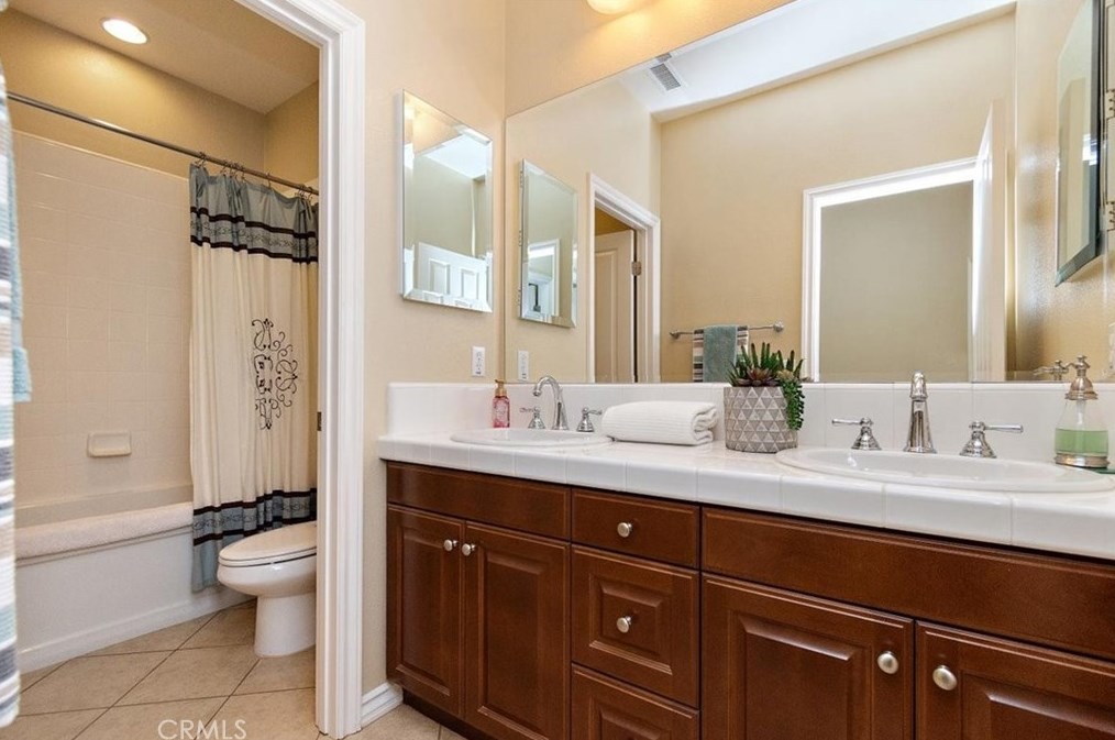 16352 Sierra Heights Dr, Riverside CA  92503-8457 exterior