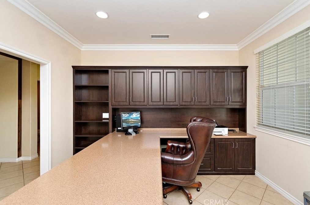 16352 Sierra Heights Dr, Riverside CA  92503-8457 exterior