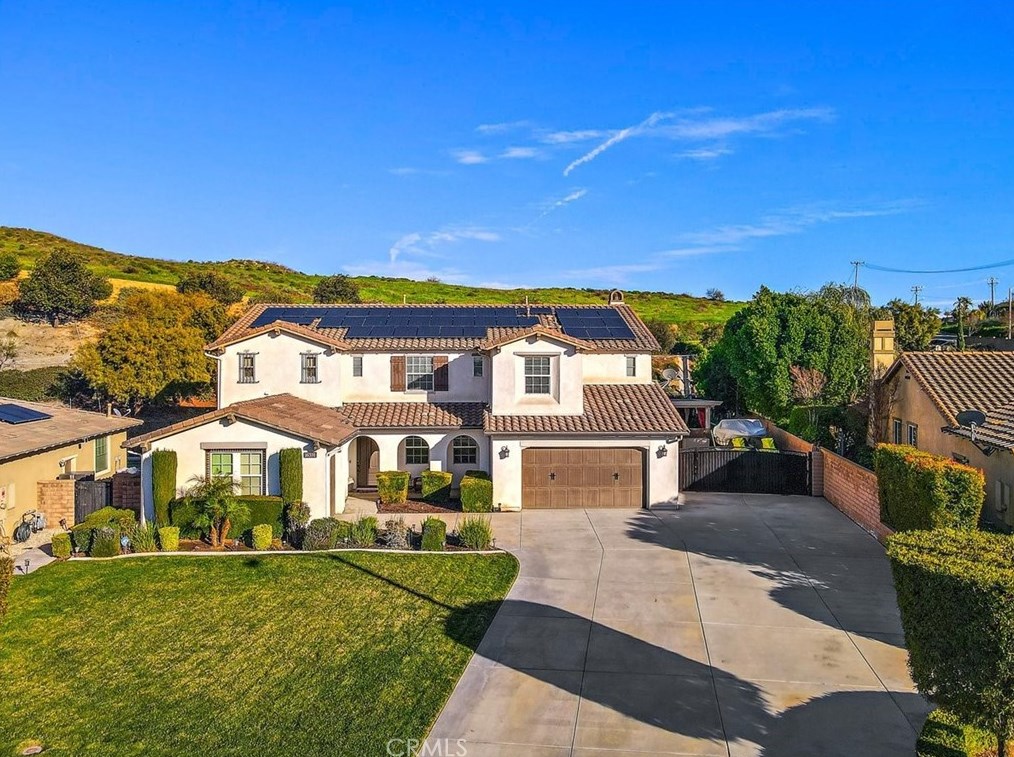 16352 Sierra Heights Dr, Riverside CA  92503-8457 exterior