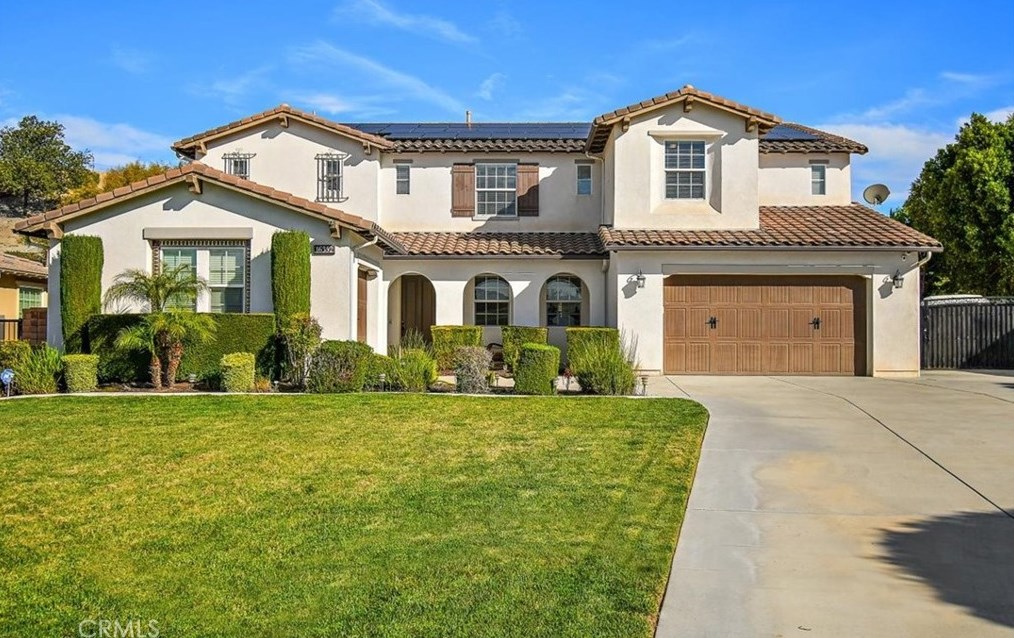 16352 Sierra Heights Dr, Riverside CA  92503-8457 exterior