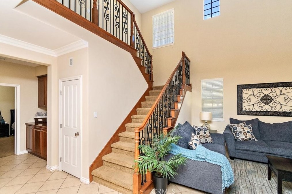 16352 Sierra Heights Dr, Riverside CA  92503-8457 exterior