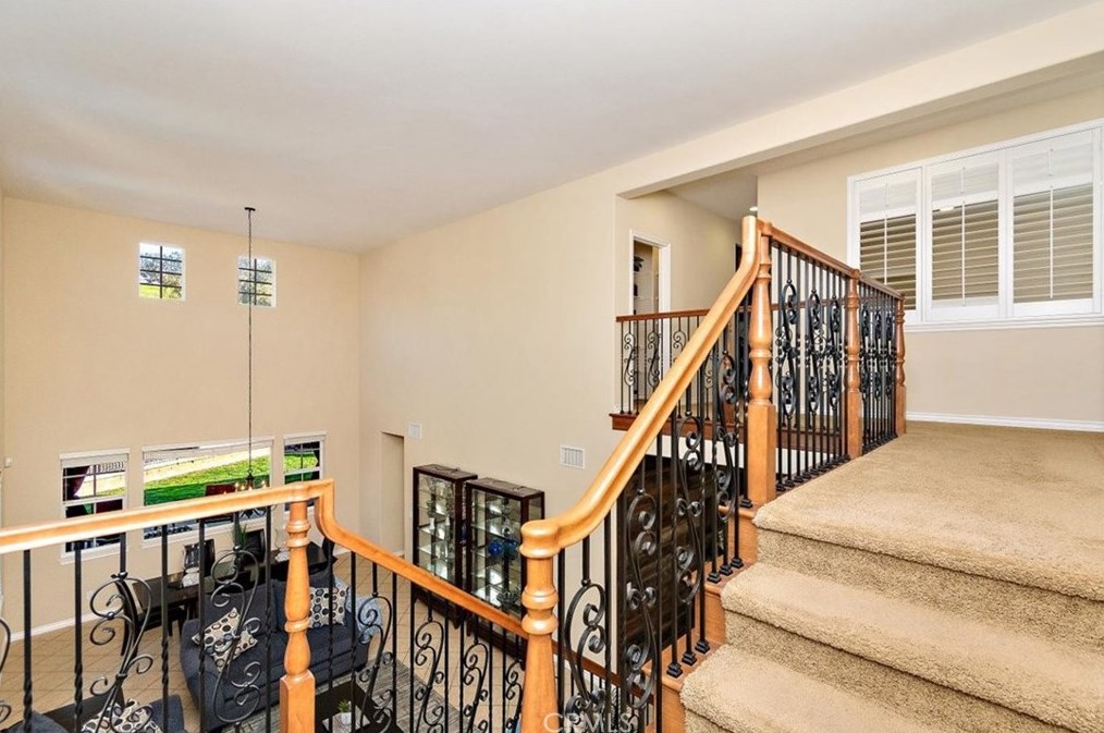 16352 Sierra Heights Dr, Riverside CA  92503-8457 exterior