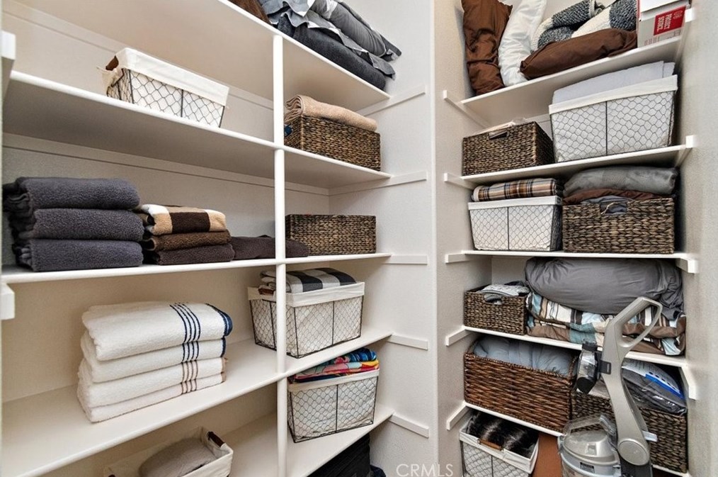 16352 Sierra Heights Dr, Riverside CA  92503-8457 exterior