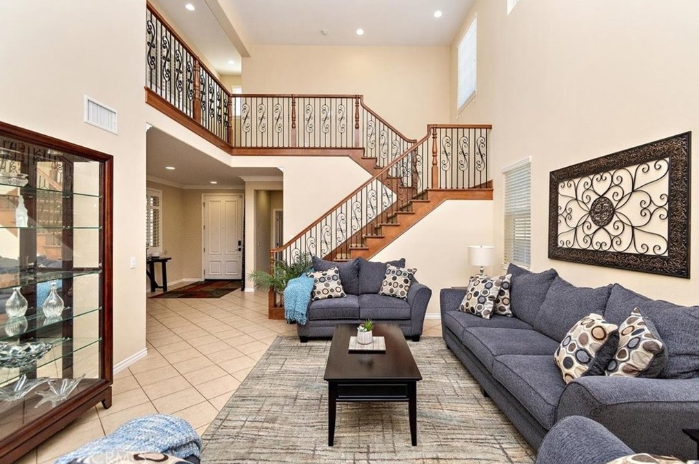 16352 Sierra Heights Dr, Riverside CA  92503-8457 exterior