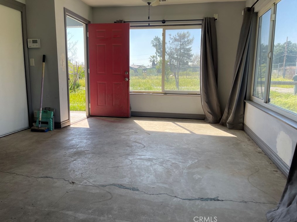 25279 Bessant St, San Bernardino CA  92404-6111 exterior