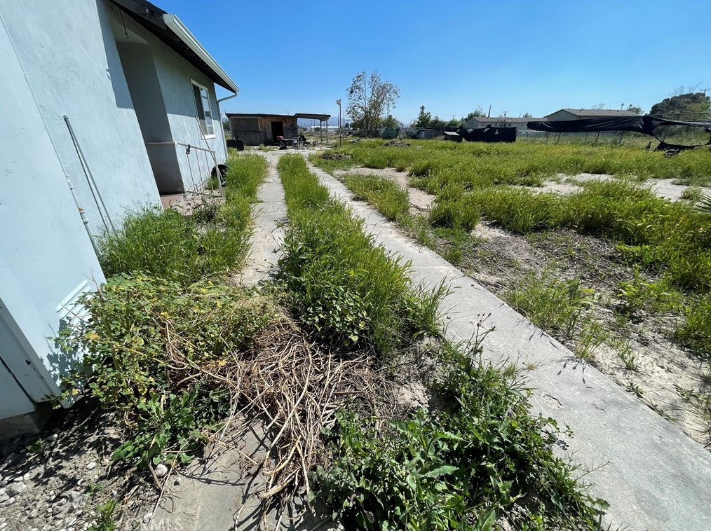 25279 Bessant St, San Bernardino CA  92404-6111 exterior