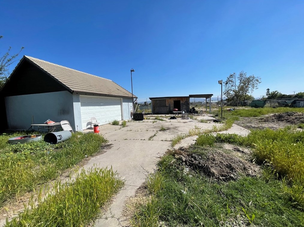 25279 Bessant St, San Bernardino CA  92404-6111 exterior