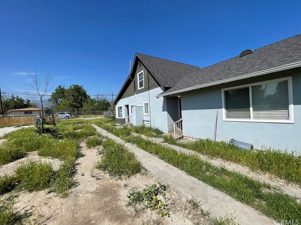 25279 Bessant St, San Bernardino CA  92404-6111 exterior