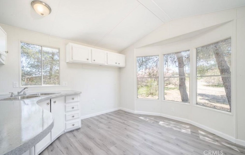 1568 Smoke Tree Rd, Pinon Hills CA  92372-9832 exterior