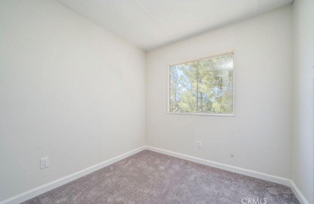 1568 Smoke Tree Rd, Pinon Hills CA  92372-9832 exterior