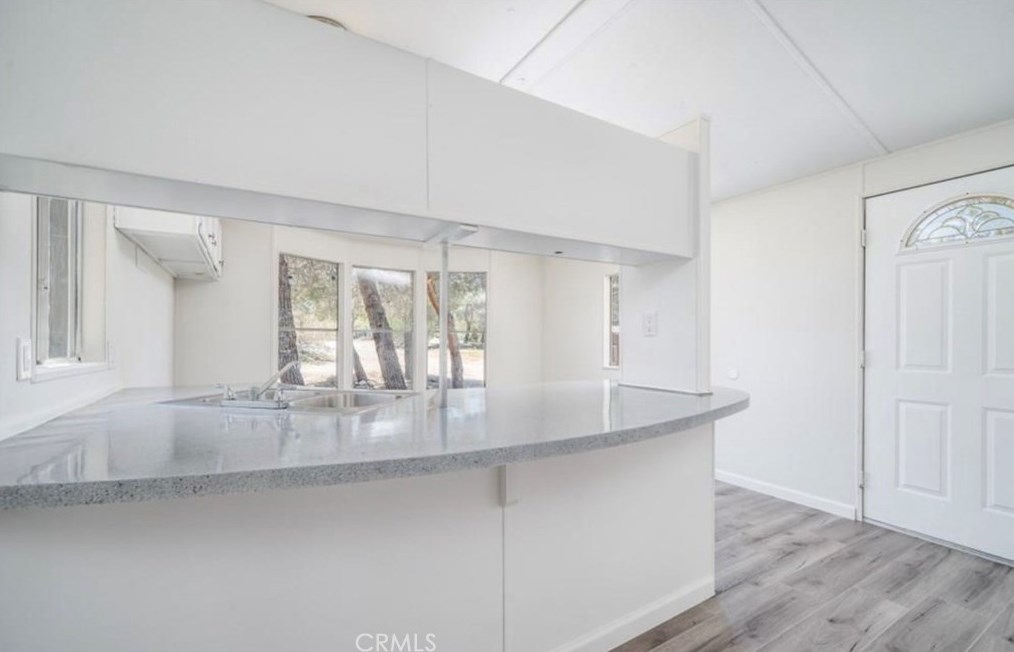 1568 Smoke Tree Rd, Pinon Hills CA  92372-9832 exterior