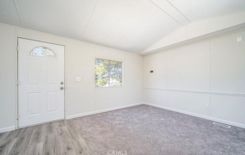 1568 Smoke Tree Rd, Pinon Hills CA  92372-9832 exterior