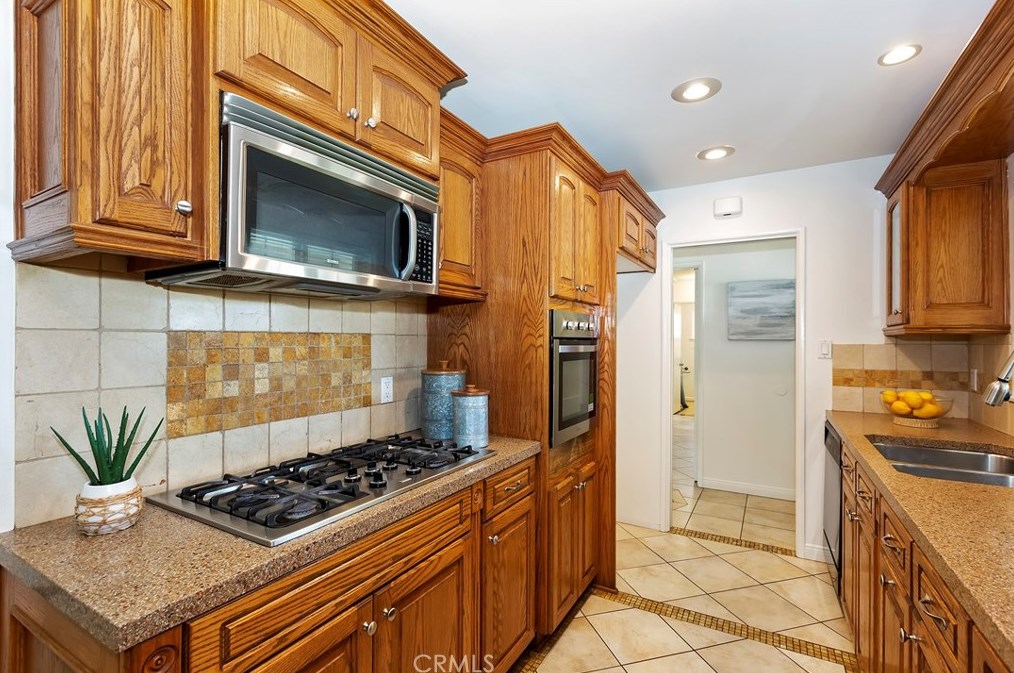 8739 California Ave, Riverside CA  92503-3324 exterior