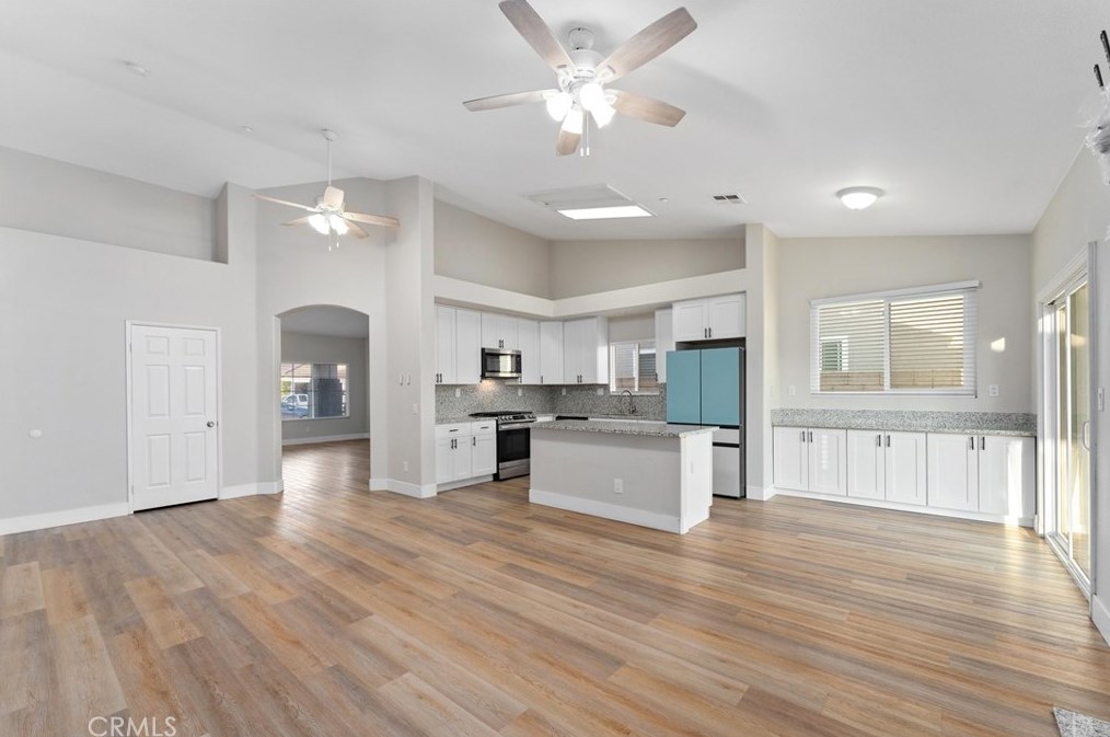 14941 Preston Dr, Fontana CA  92336-5506 exterior