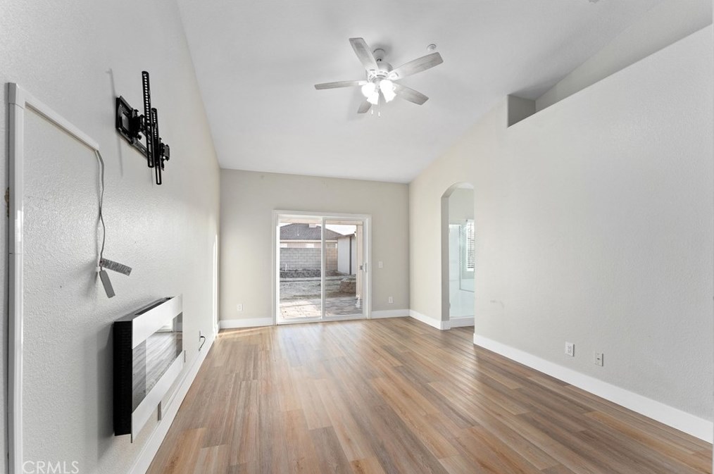 14941 Preston Dr, Fontana CA  92336-5506 exterior