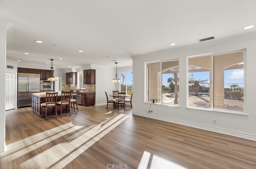 7449 Chateau Ridge Ln, Riverside CA  92506-7548 exterior