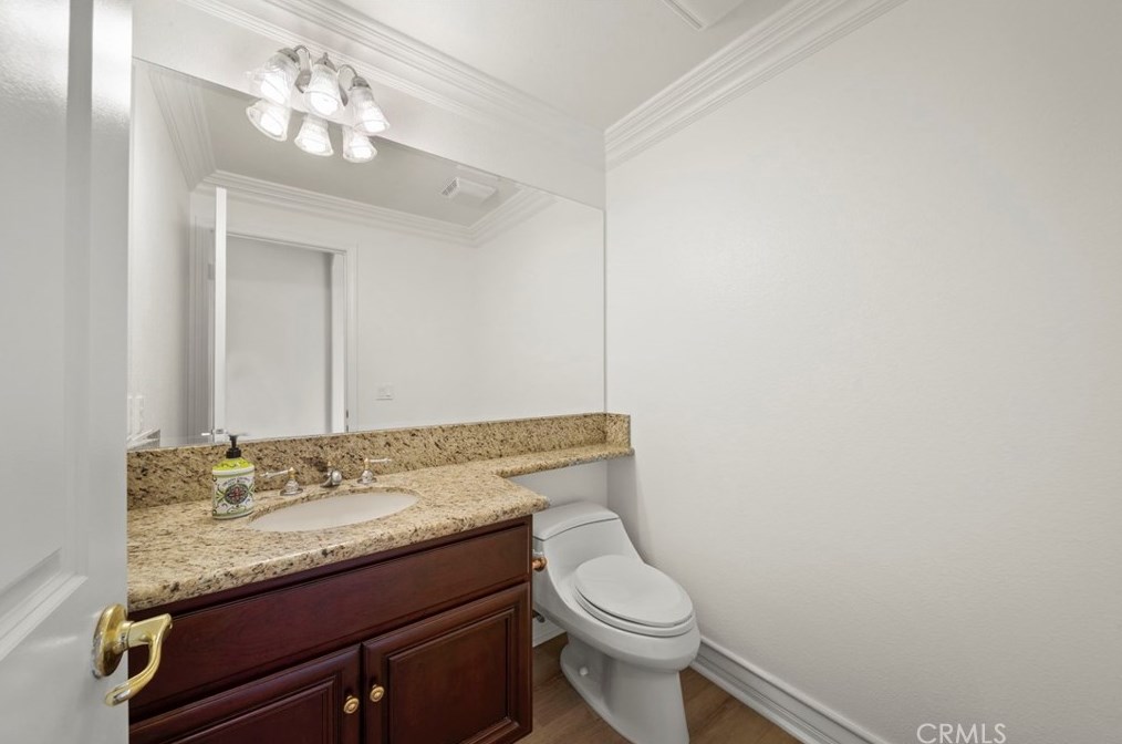 7449 Chateau Ridge Ln, Riverside CA  92506-7548 exterior