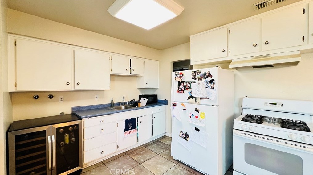 10029 Nancy Ave, Beaumont CA  92223-4122 exterior