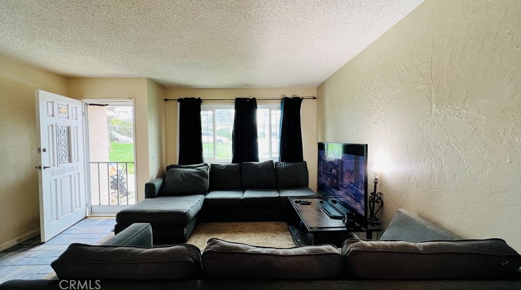 10029 Nancy Ave, Beaumont CA  92223-4122 exterior