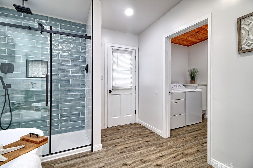 320 Sunset Dr, Oxnard CA 93035-4478 exterior