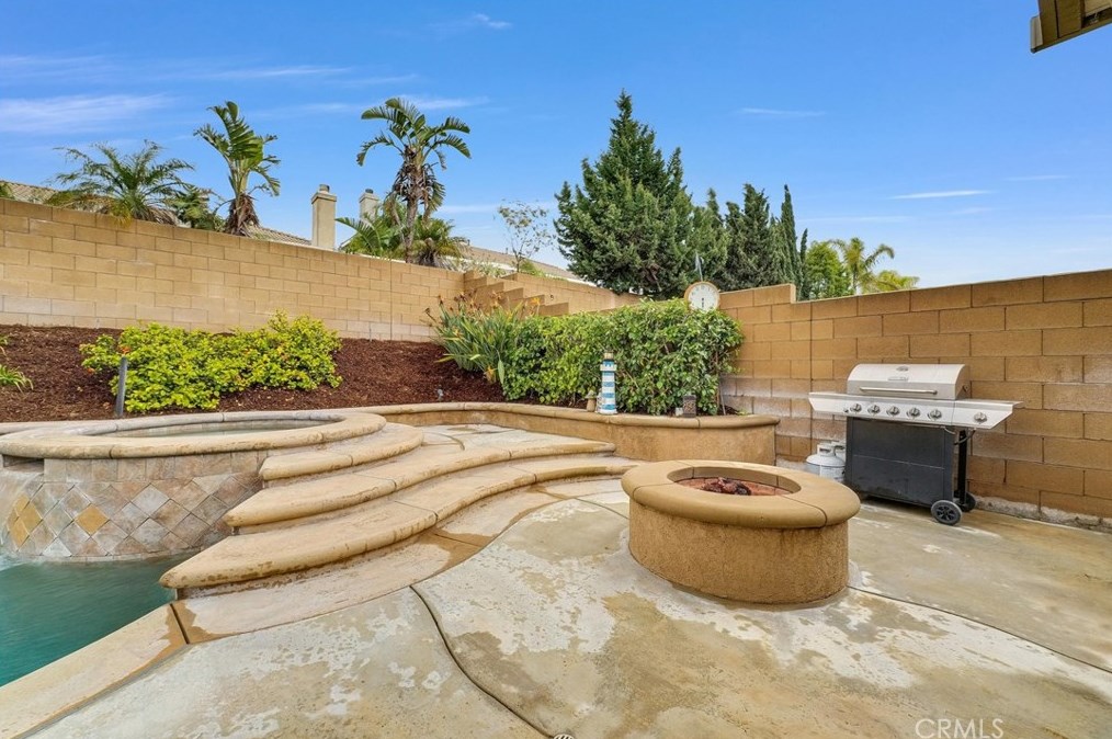14550 Arizona St, Fontana CA  92336-0806 exterior