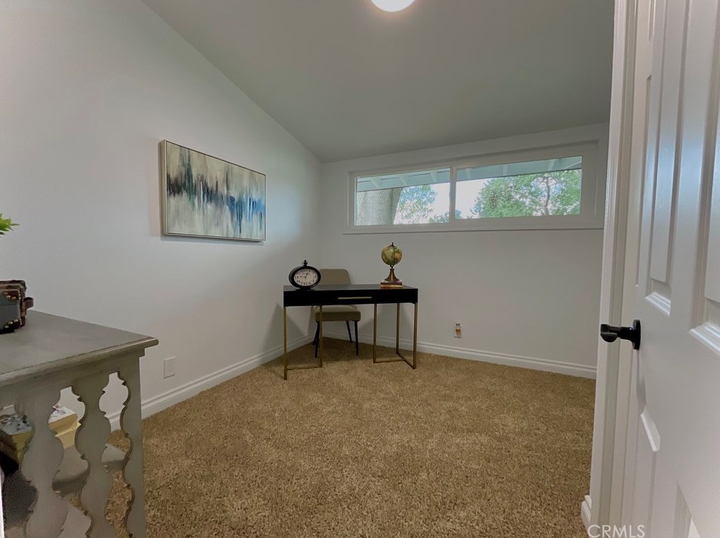 6810 El Cajon Dr, Riverside CA  92504-2006 exterior