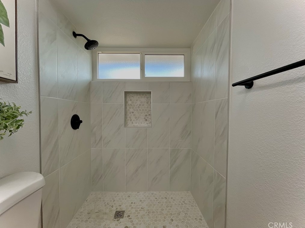 6810 El Cajon Dr, Riverside CA  92504-2006 exterior