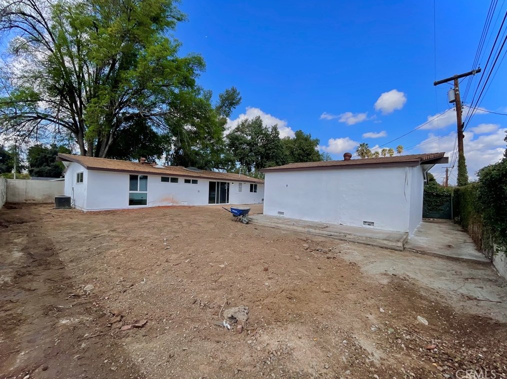 6810 El Cajon Dr, Riverside CA  92504-2006 exterior