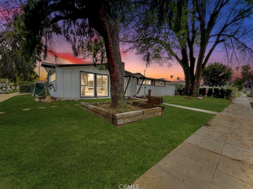 6810 El Cajon Dr, Riverside CA  92504-2006 exterior