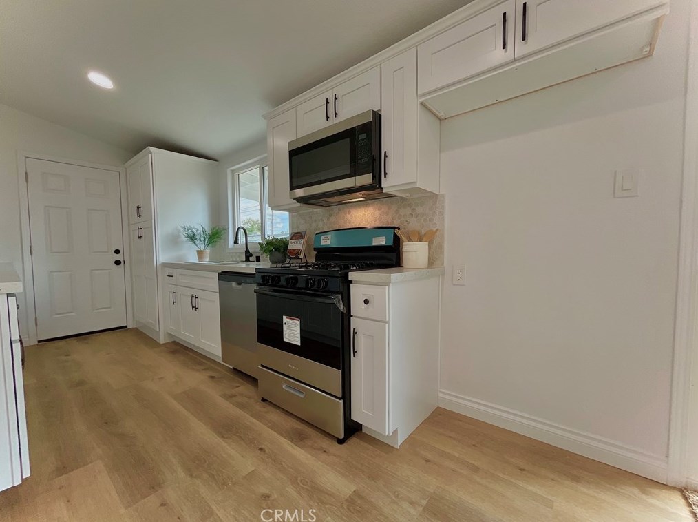 6810 El Cajon Dr, Riverside CA  92504-2006 exterior