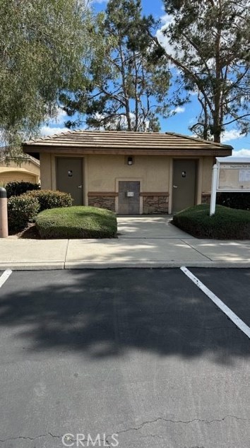 811 Inverlochy Dr, Fallbrook CA  92028-4498 exterior