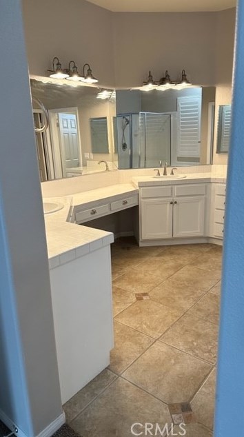 811 Inverlochy Dr, Fallbrook CA  92028-4498 exterior