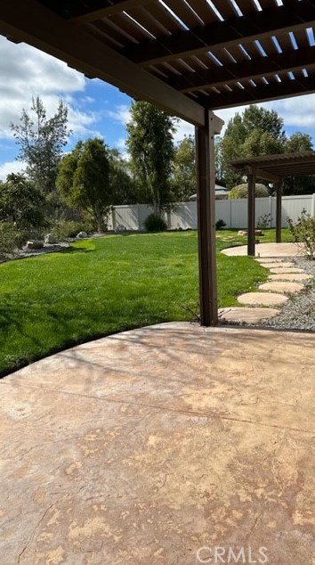 811 Inverlochy Dr, Fallbrook CA  92028-4498 exterior