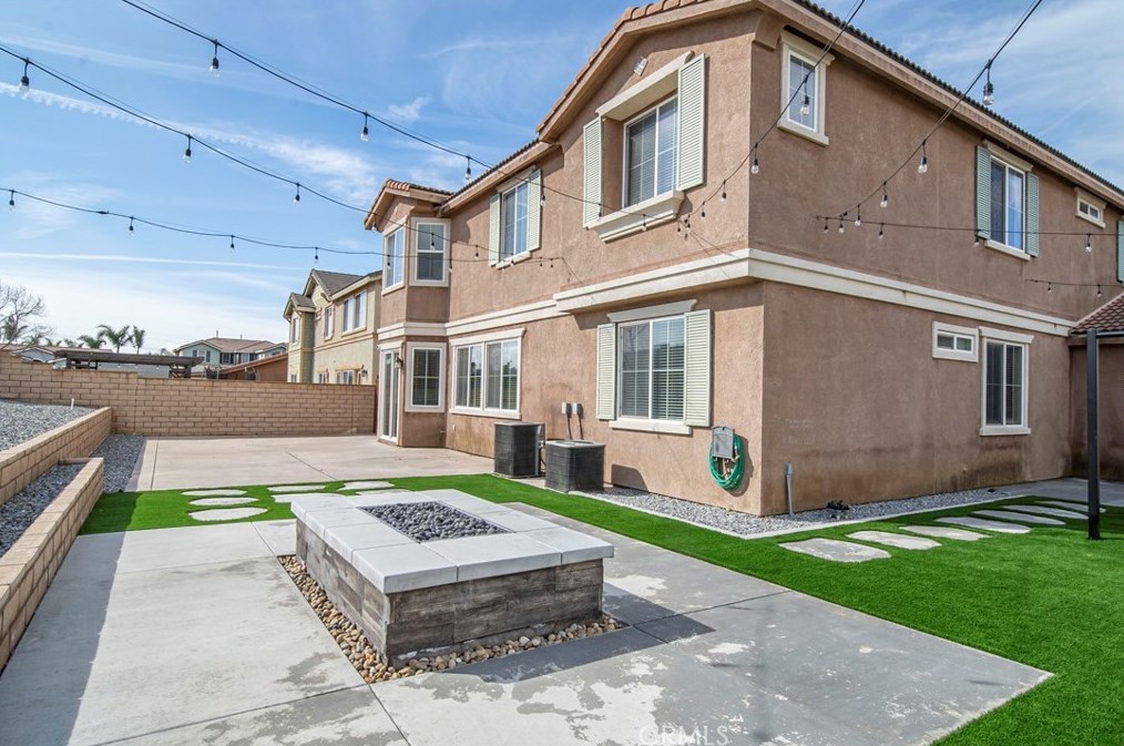 5055 Glenwood Ave, Fontana CA  92336-0765 exterior