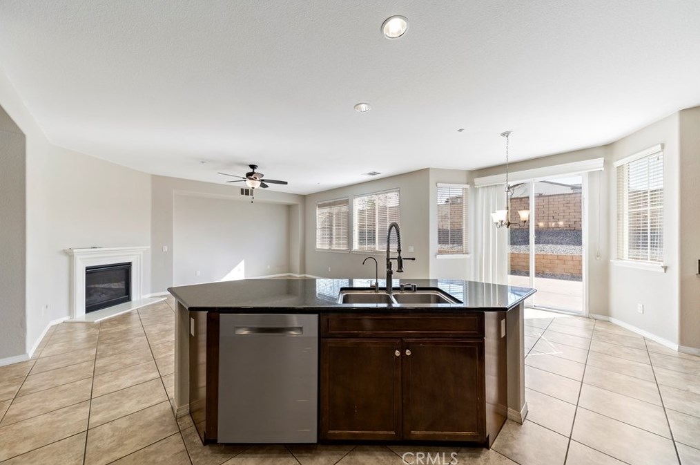 5055 Glenwood Ave, Fontana CA  92336-0765 exterior