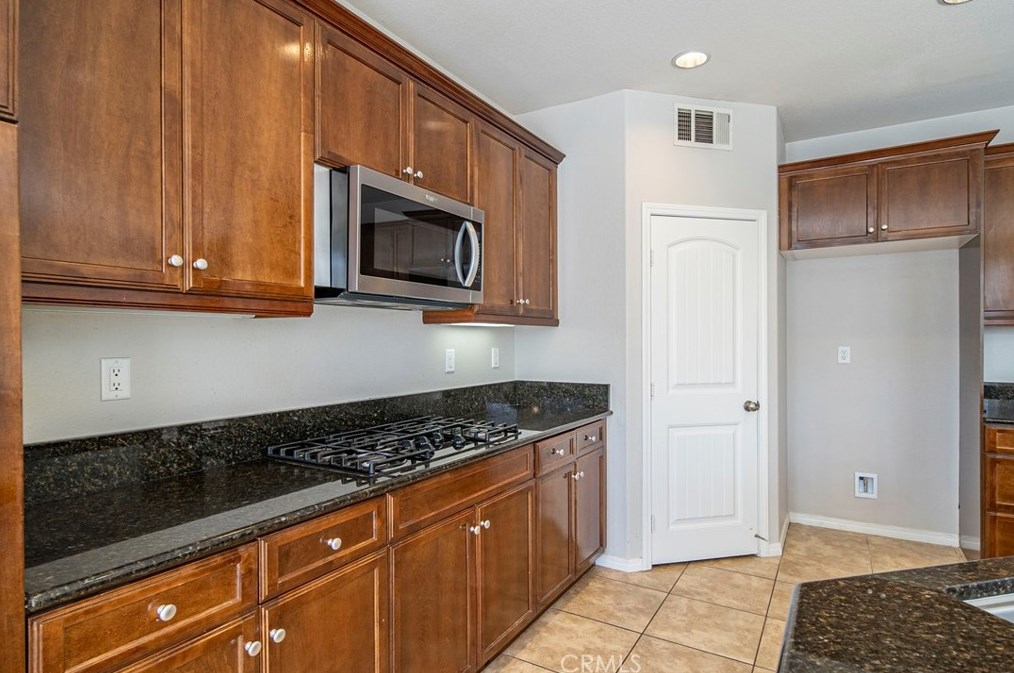 5055 Glenwood Ave, Fontana CA  92336-0765 exterior