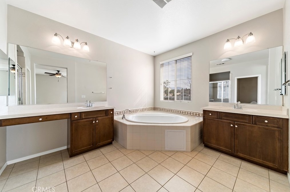 5055 Glenwood Ave, Fontana CA  92336-0765 exterior