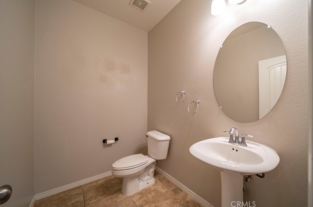 5055 Glenwood Ave, Fontana CA  92336-0765 exterior