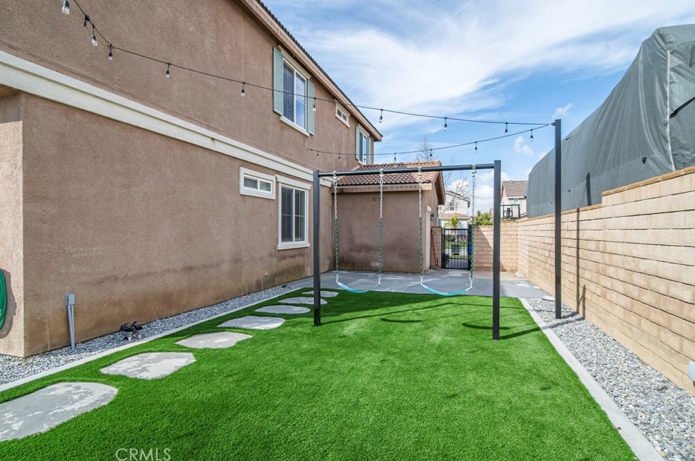 5055 Glenwood Ave, Fontana CA  92336-0765 exterior