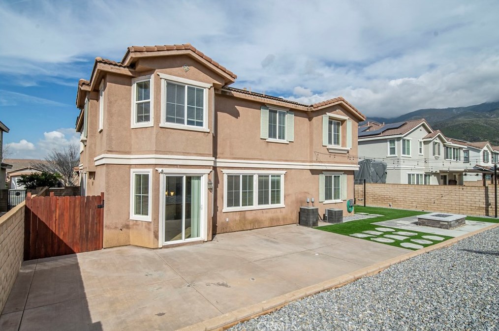 5055 Glenwood Ave, Fontana CA  92336-0765 exterior