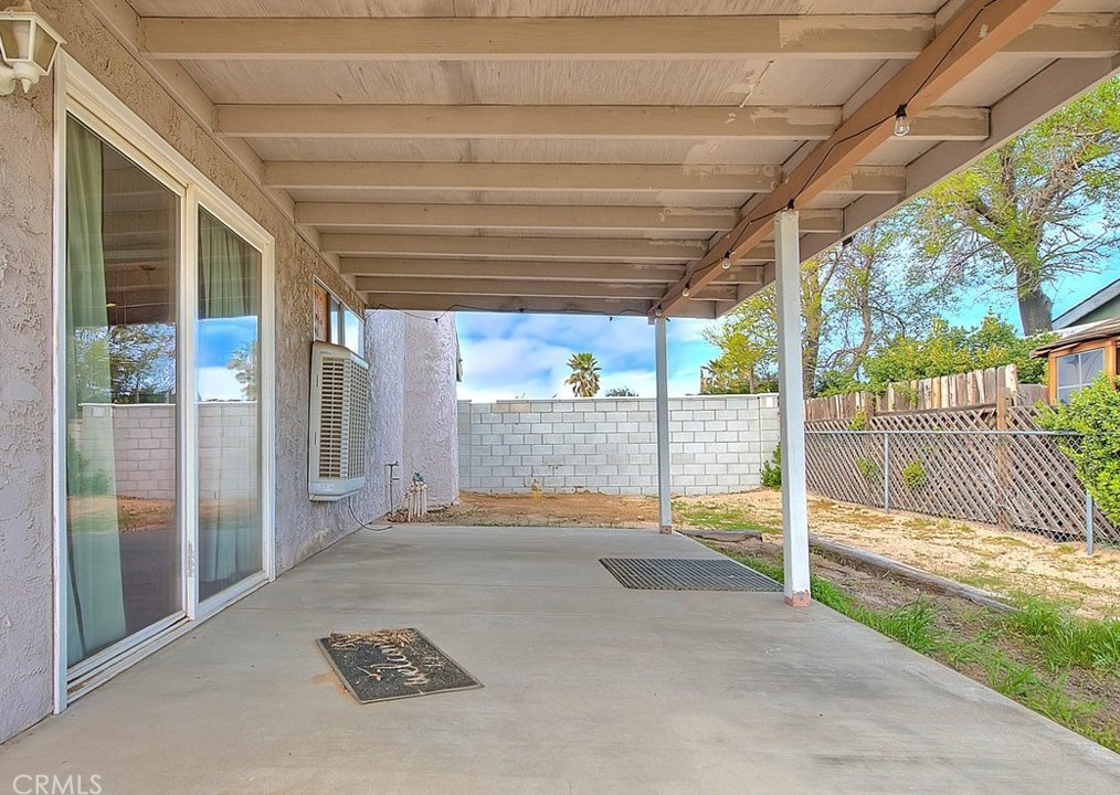 10355 Victor Ave, Hesperia CA  92345-2723 exterior