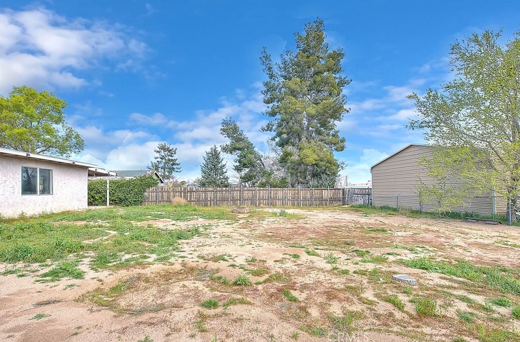 10355 Victor Ave, Hesperia CA  92345-2723 exterior