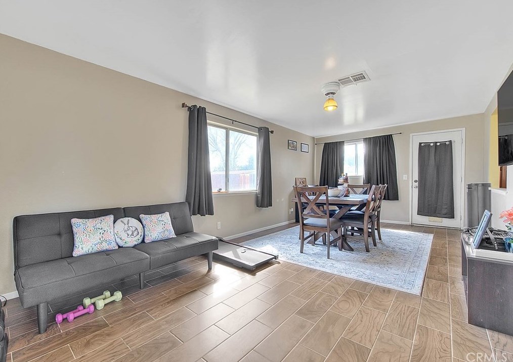 10355 Victor Ave, Hesperia CA  92345-2723 exterior