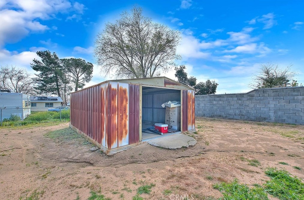 10355 Victor Ave, Hesperia CA  92345-2723 exterior
