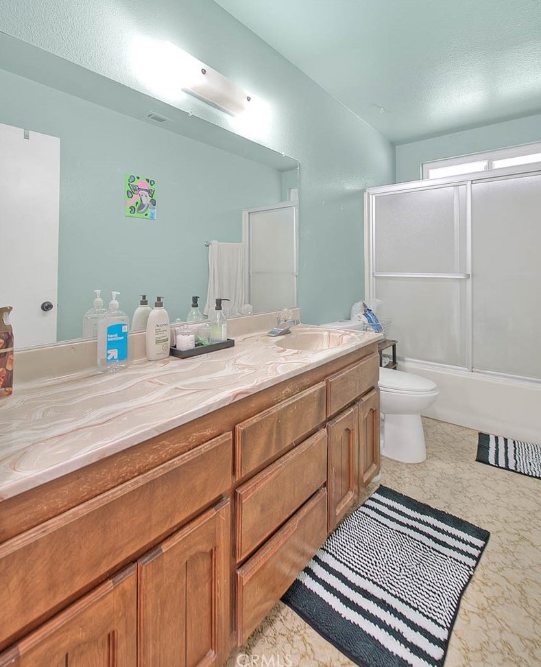 10355 Victor Ave, Hesperia CA  92345-2723 exterior