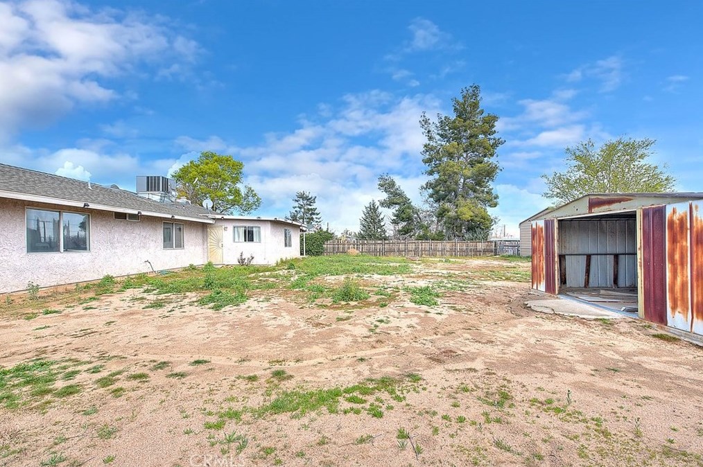 10355 Victor Ave, Hesperia CA  92345-2723 exterior