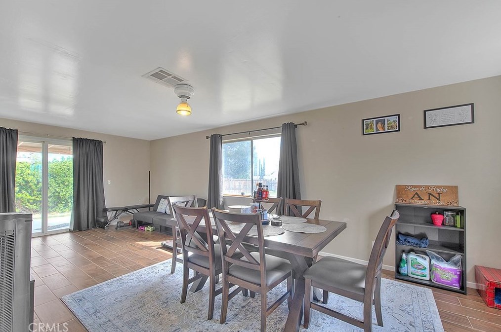 10355 Victor Ave, Hesperia CA  92345-2723 exterior