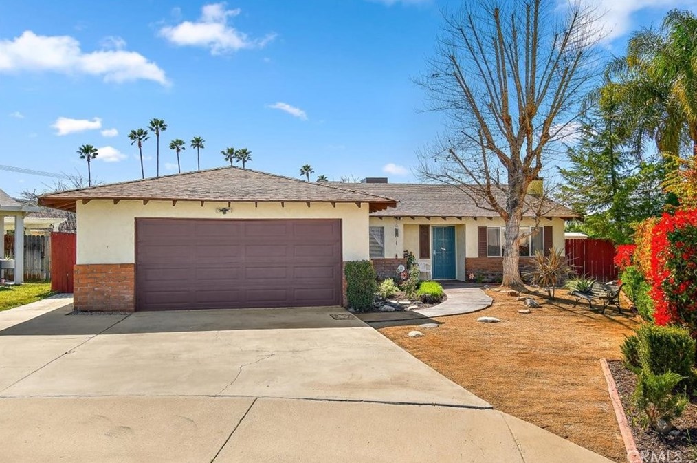27195 Orangemont Way, Hemet CA  92544-8308 exterior
