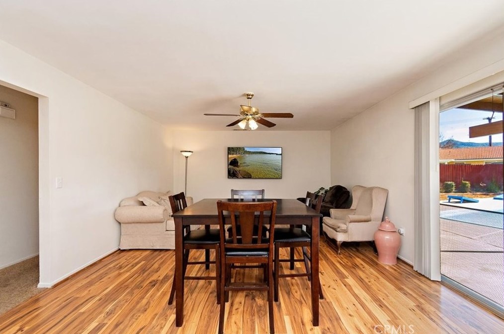 27195 Orangemont Way, Hemet CA  92544-8308 exterior