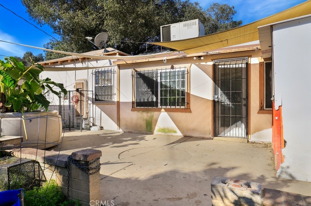 2895 Serrano Rd, San Bernardino CA  92405-3050 exterior